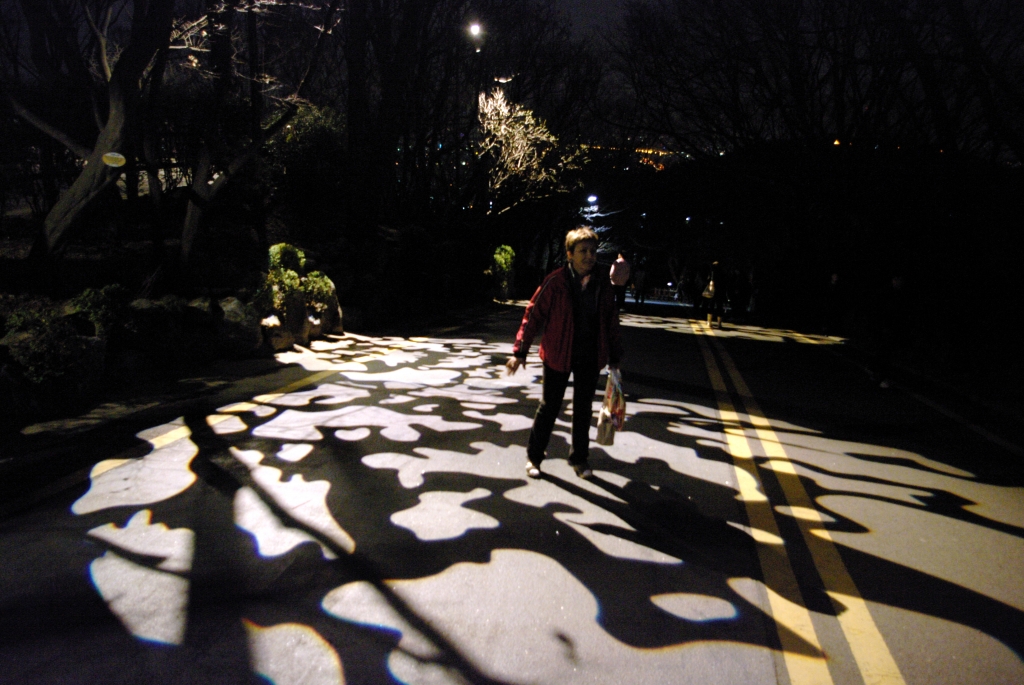 Игра теней у телебашни.